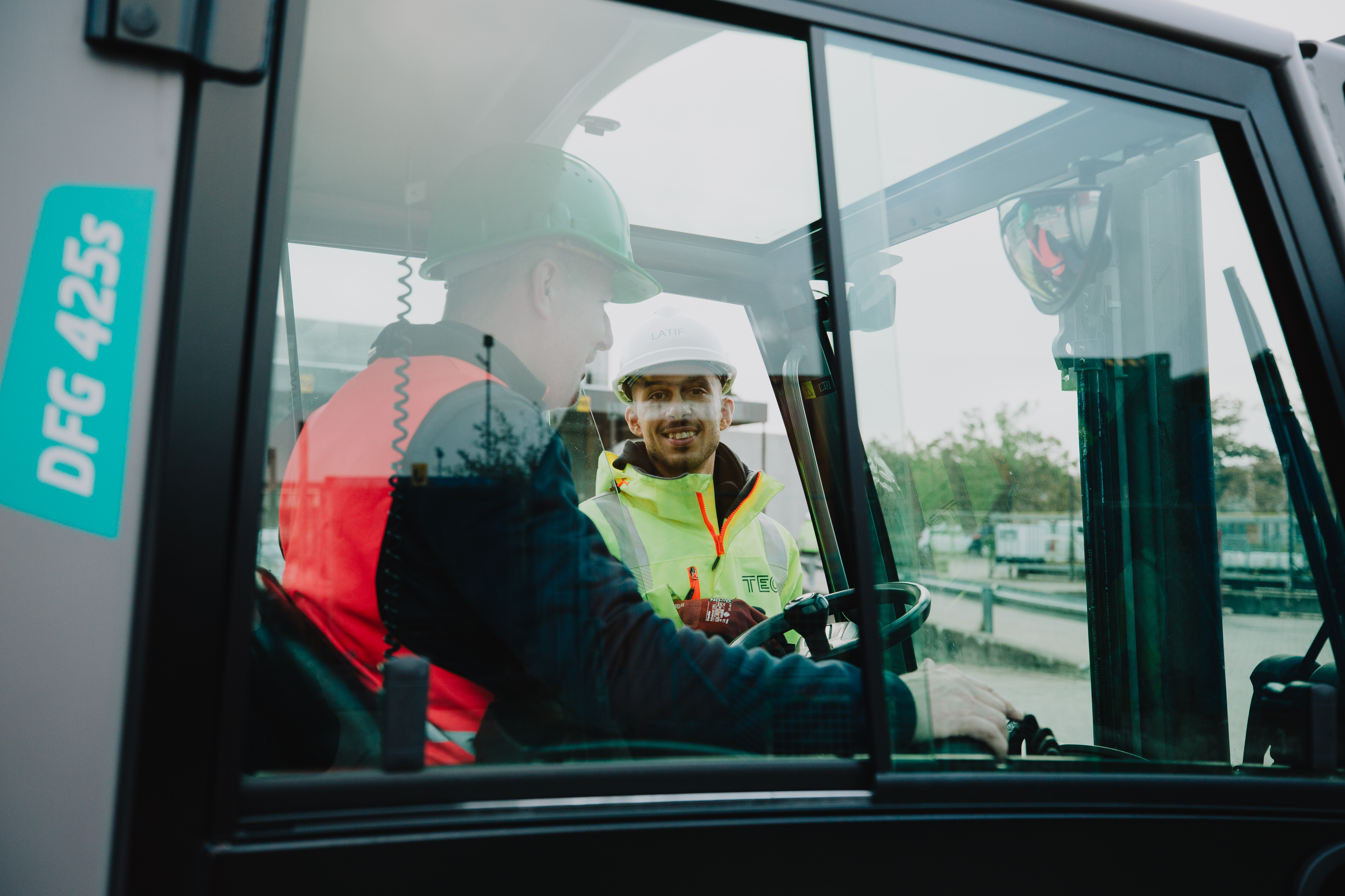Praktisk undervisning i gaffeltruck med fokus på sikkerhed og erhvervskompetencer – AMU-uddannelse hos Klimaerhvervsskoler